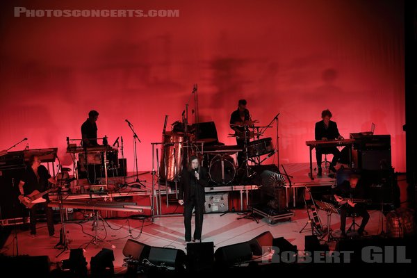 EINSTURZENDE NEUBAUTEN - 2022-10-08 - PARIS - Le Trianon - Christian Emmerich [Blixa Bargeld] - Alexander von Borsig [Alexander Hacke] - Joachim Stezelczyk - Rudolph Moser